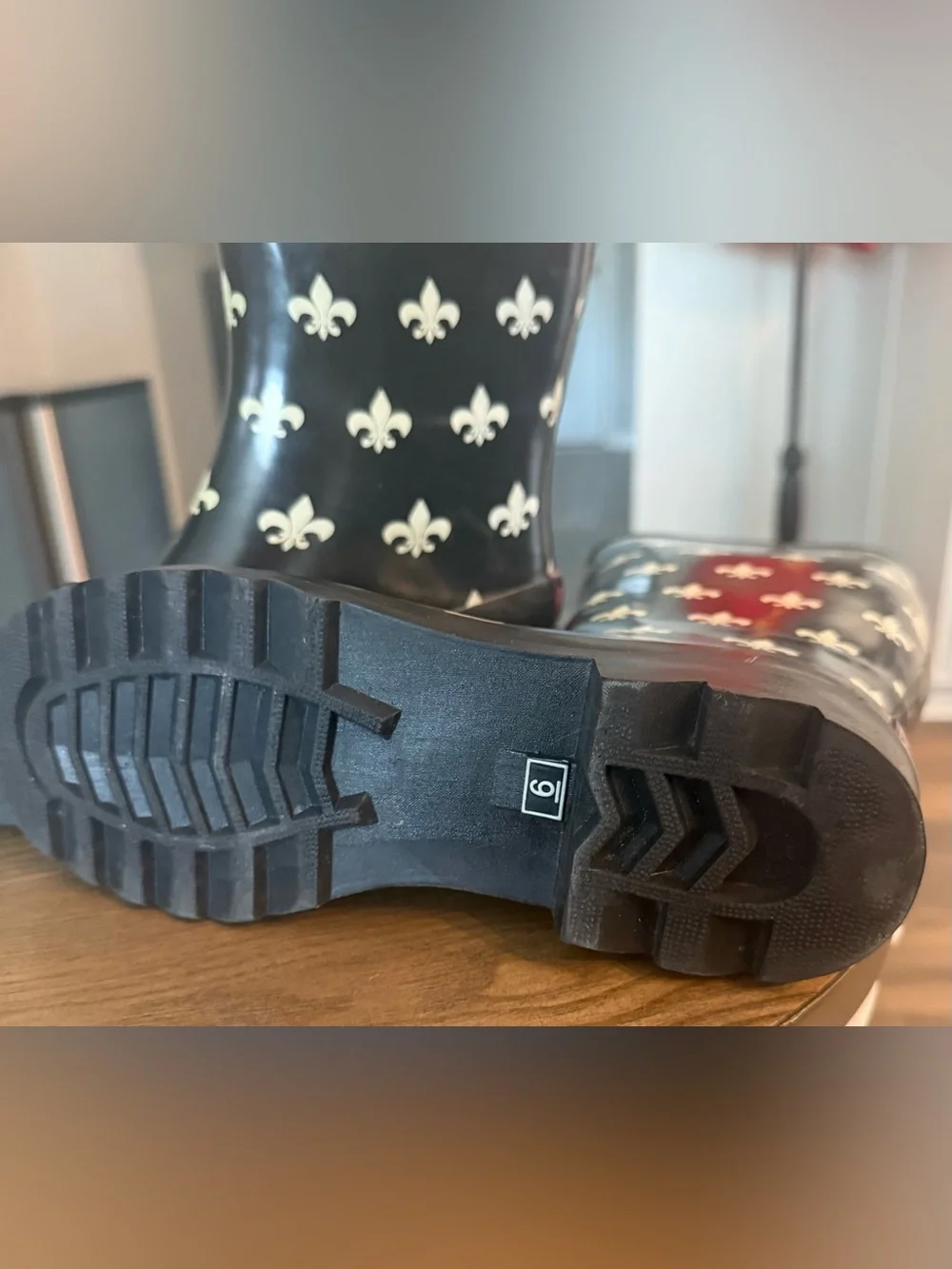 Black Fleur-de-Lis Rain Boots